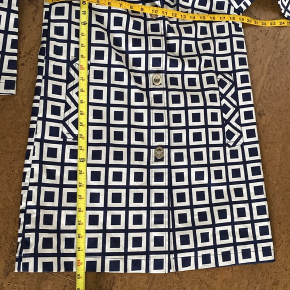 Talbots short trench geometric, toggle coat! Modern/classic Size 5 - Picture 15 of 17